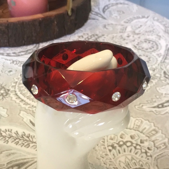 Vintage Lucite Acrylic Gem Cut Red Bangle Bracelet - Picture 2 of 7